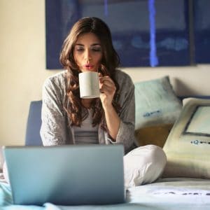Trabalhar em casa pela internet é possível SIM e você pode começar hoje!